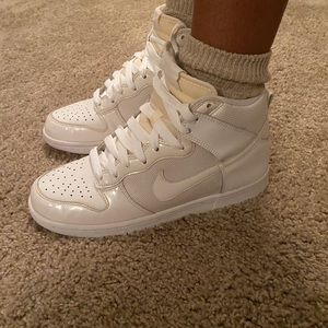 Nike Dunk High women's 9